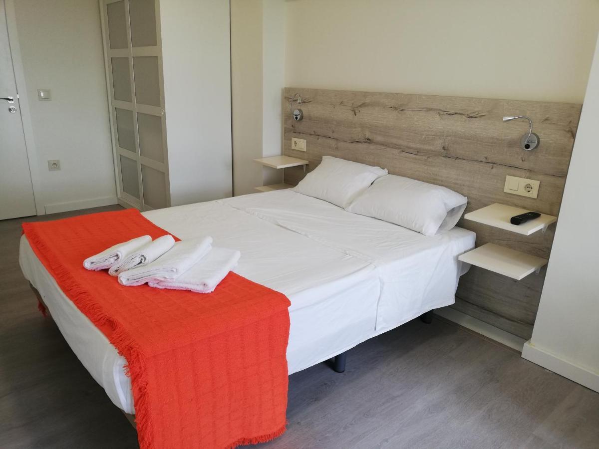 Pension La Intermodal Saint-Jacques-de-Compostelle Extérieur photo